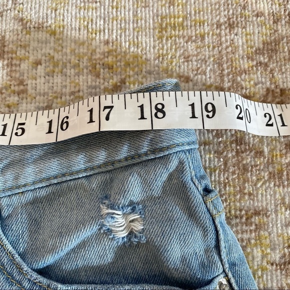 BDG Girlfriend High Rise Jean Shorts Urban Outfitters Blue Distressed  Sz 34 - Picture 11 of 14